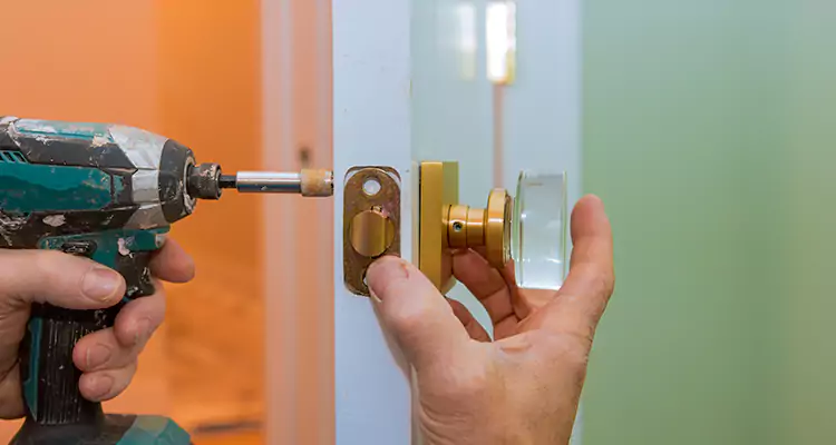 Broken Door Knob Fix in Sunnyvale, CA