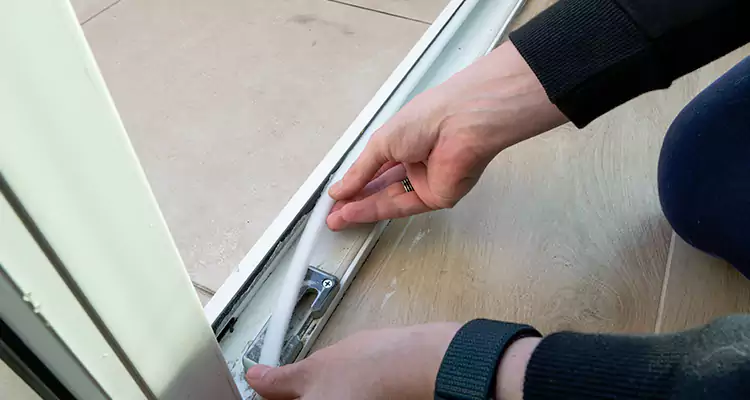 Garage Door Off Track Repair in Sunnyvale, CA